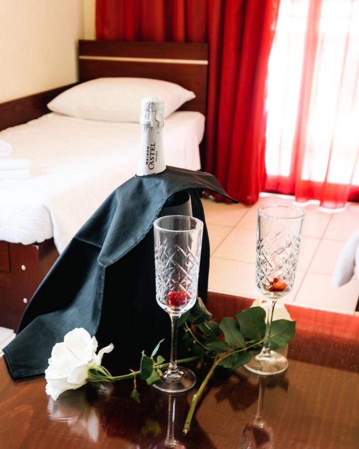Canadian Hotel Laganás Eksteriør bilde